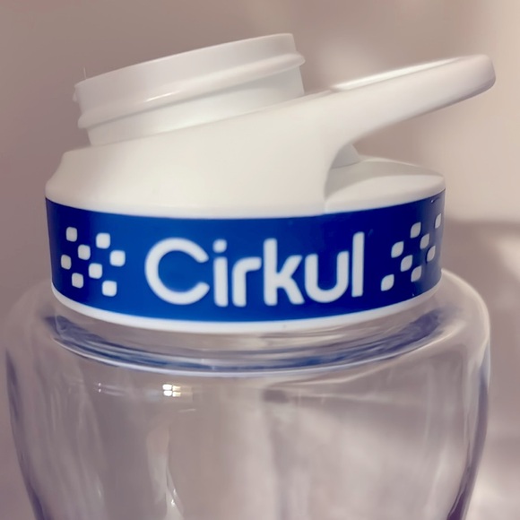 32oz Cirkul water bottle - Picture 3 of 3